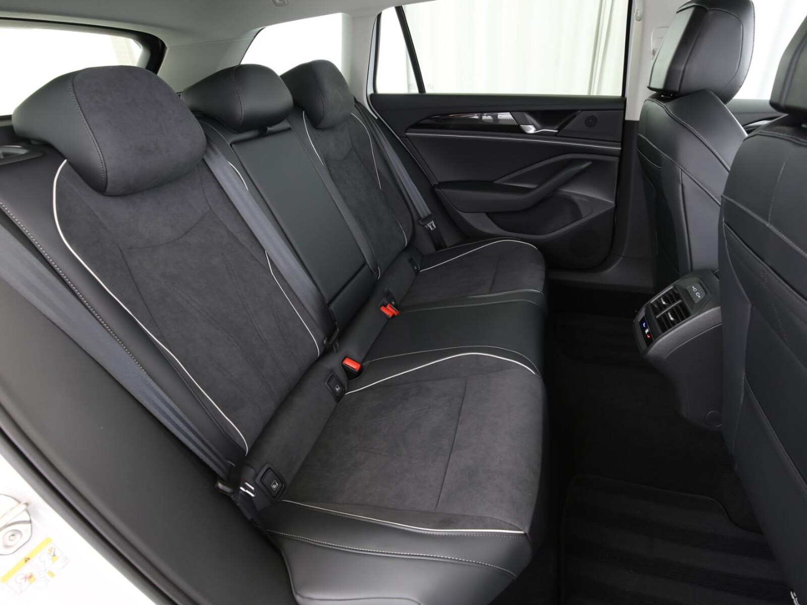 Volkswagen Passat – Bild 14