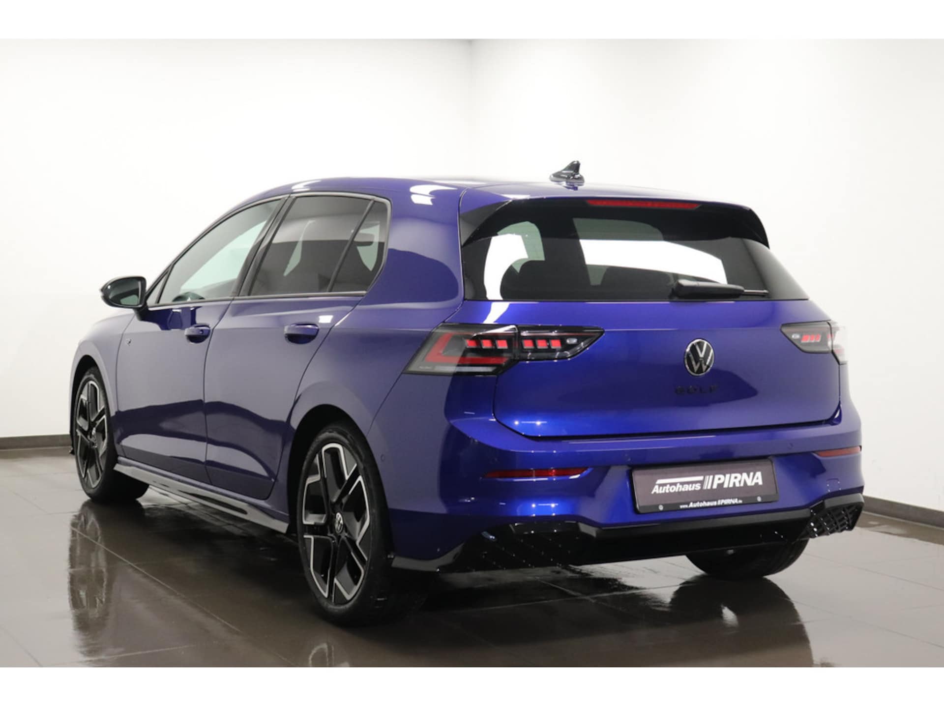 Volkswagen Golf R-Line