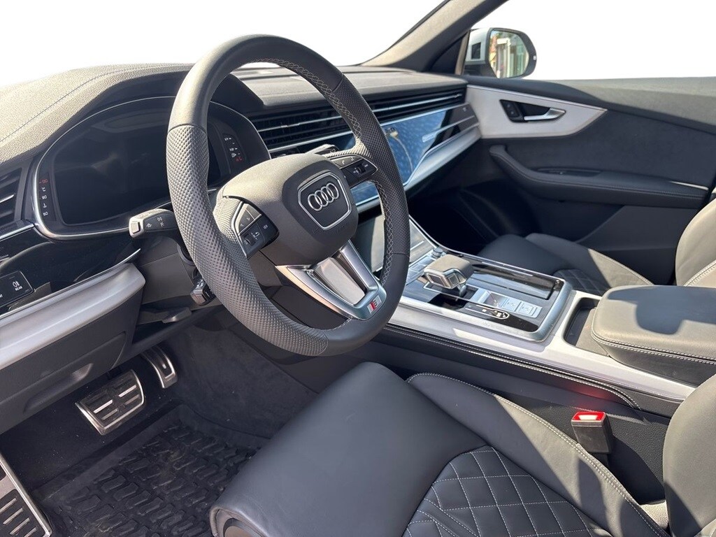 Bild som visar&nbsp;Audi Q8 SUV&nbsp;Q8 SUV 50 TDI quattro 286 hk tiptronic - för mer information kontakta din Audi Partner