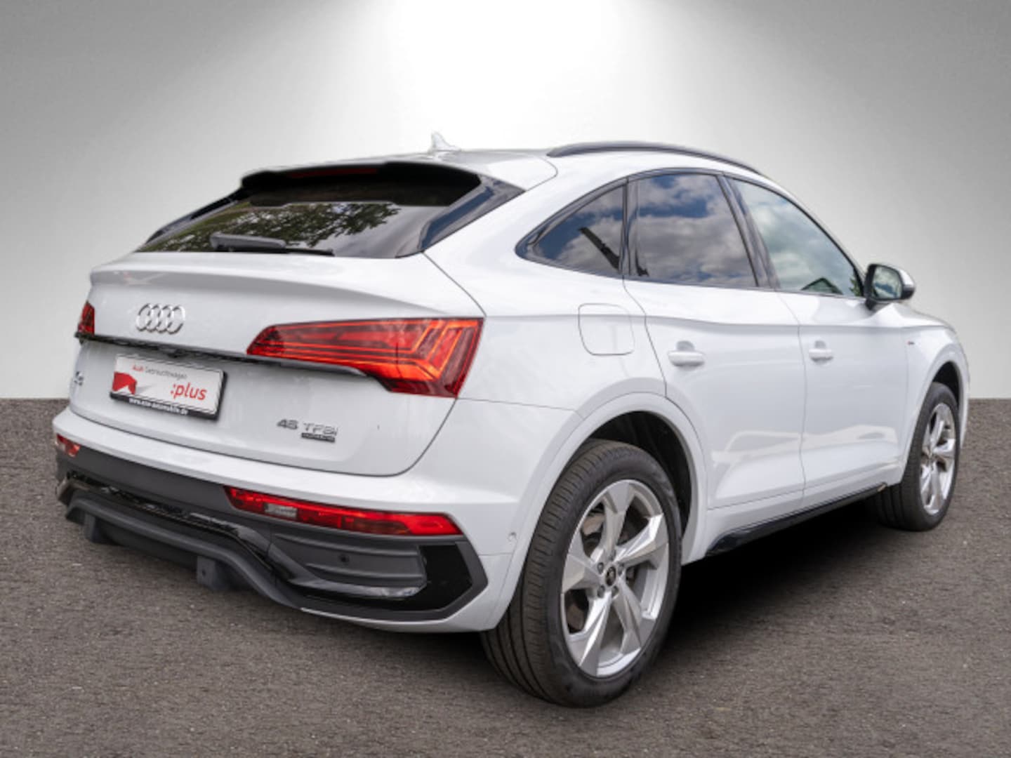 Bild über Audi Q5 Sportback 45 TFSI quattro S tronic - für weitere Informationen kontaktieren Sie den Audi Partner
