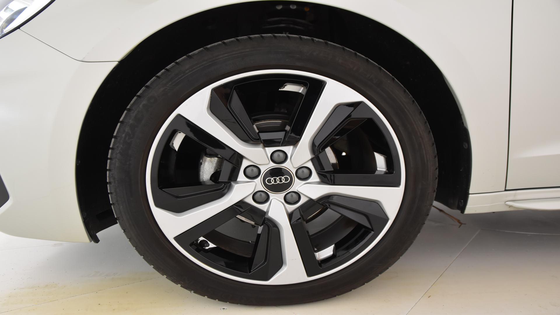 Image about Audi A1 Sportback Adrenalin edition 25 TFSI 70 kW (95 CV) 5 vel.