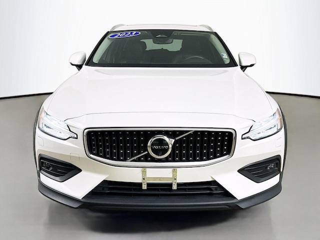 2023 Volvo V60 Cross Country