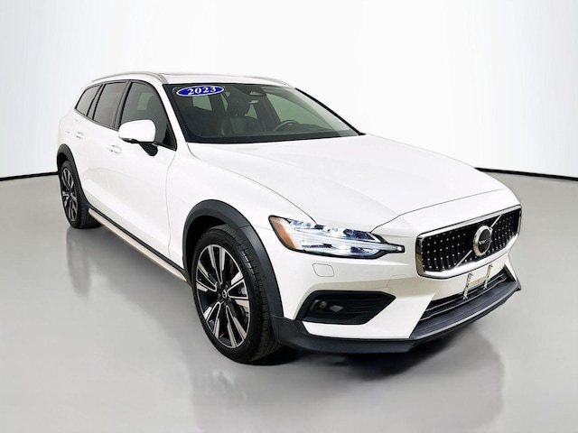 2023 Volvo V60 Cross Country