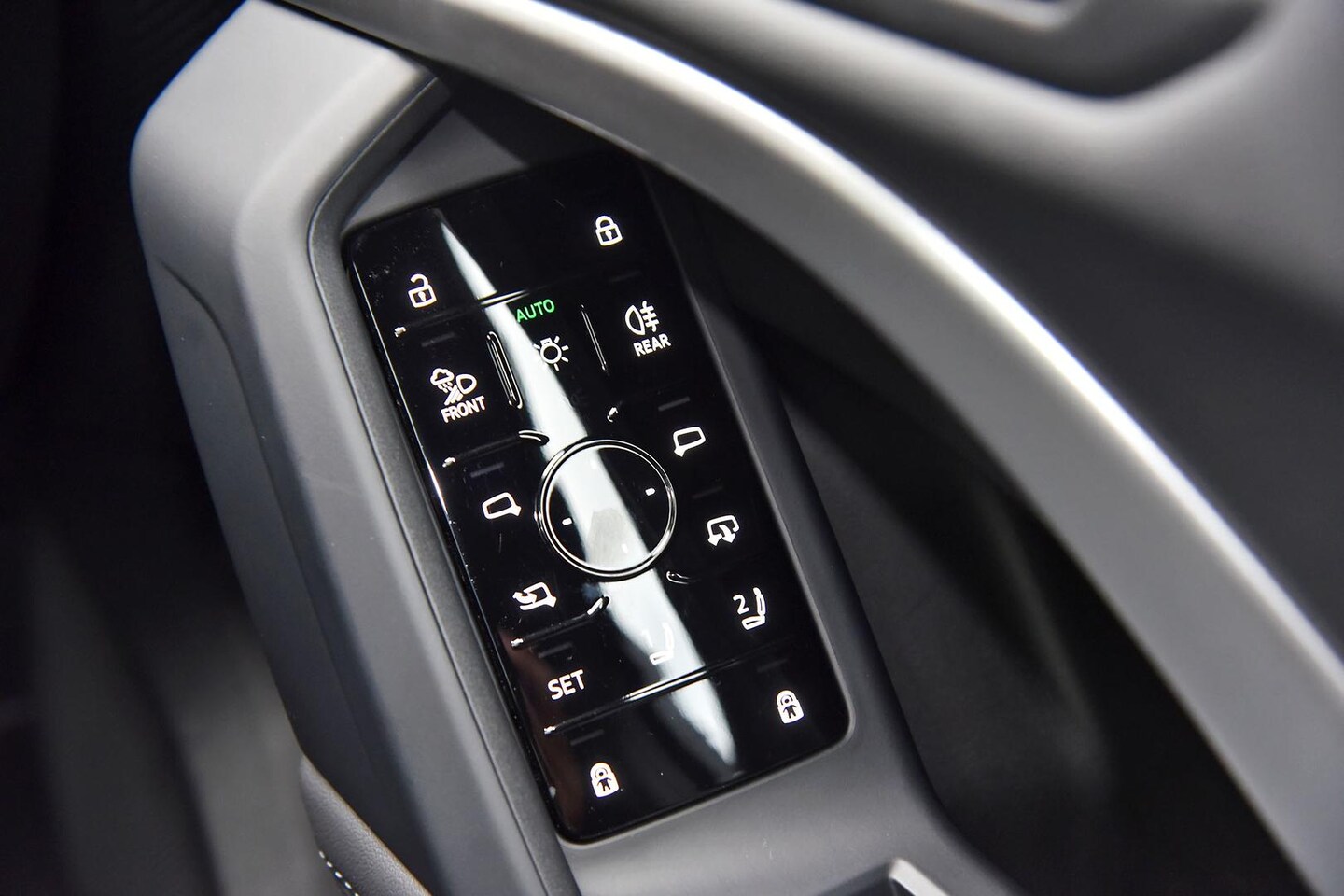 Image about Audi Q5 SUV e-hybrid quattro S tronic