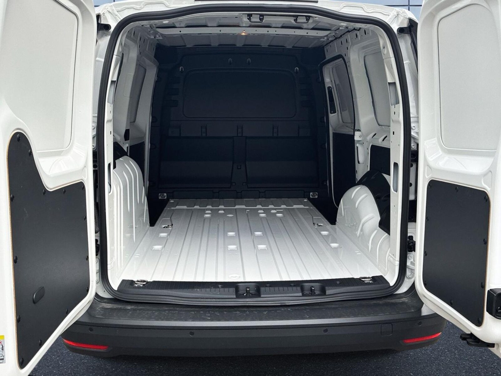 Volkswagen Caddy Maxi Cargo – Bild 11