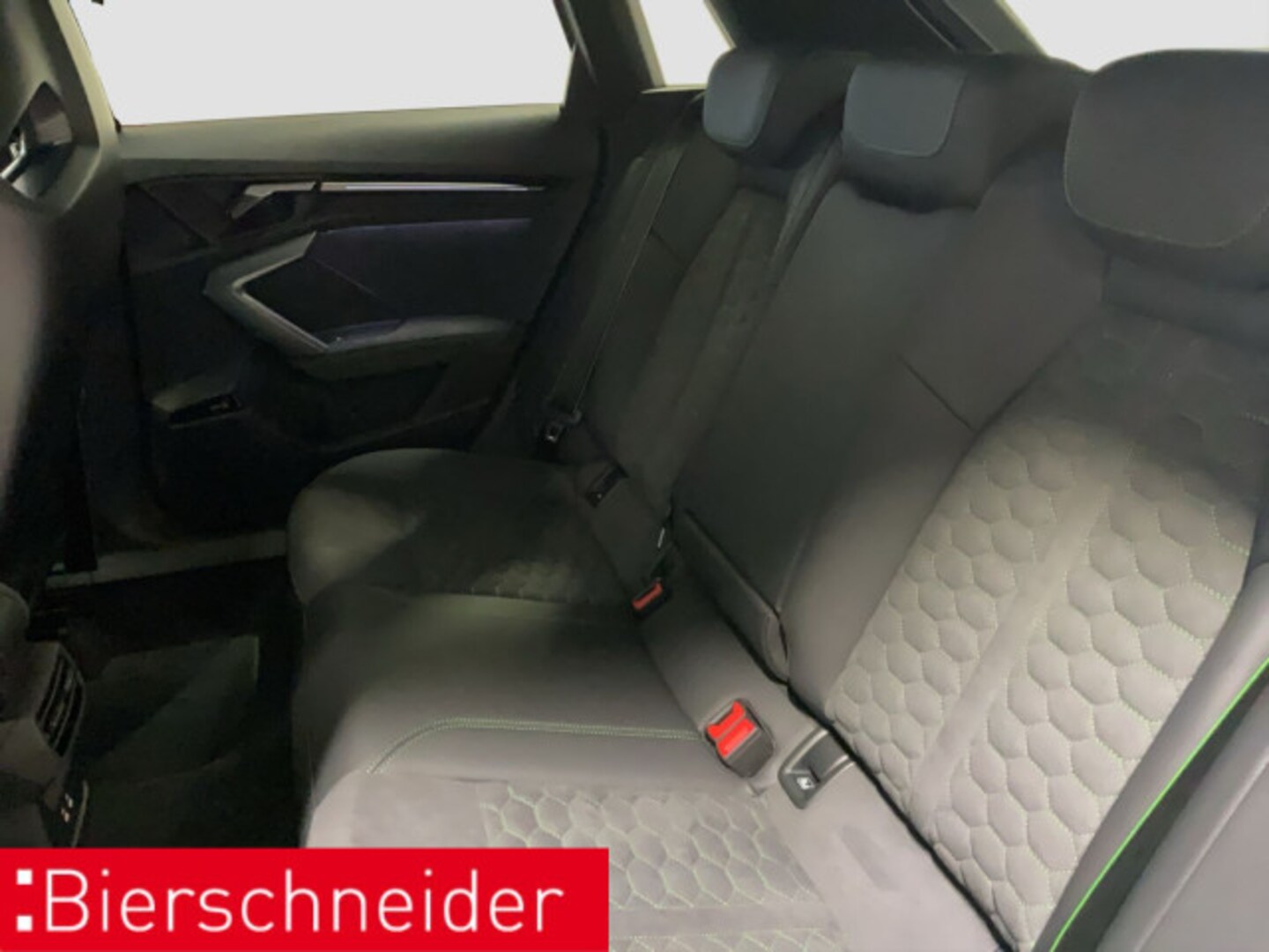 Bild über Audi RS 3 Sportback TFSI quattro 294 kW S tronic - für weitere Informationen kontaktieren Sie den Audi Partner