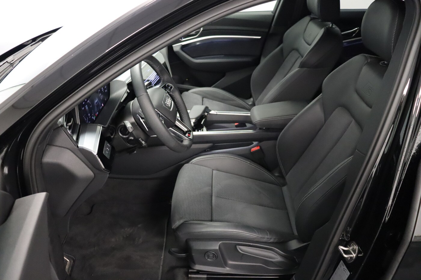 Image about Audi Q8 Sportback e-tron S line 55 e-tron quattro