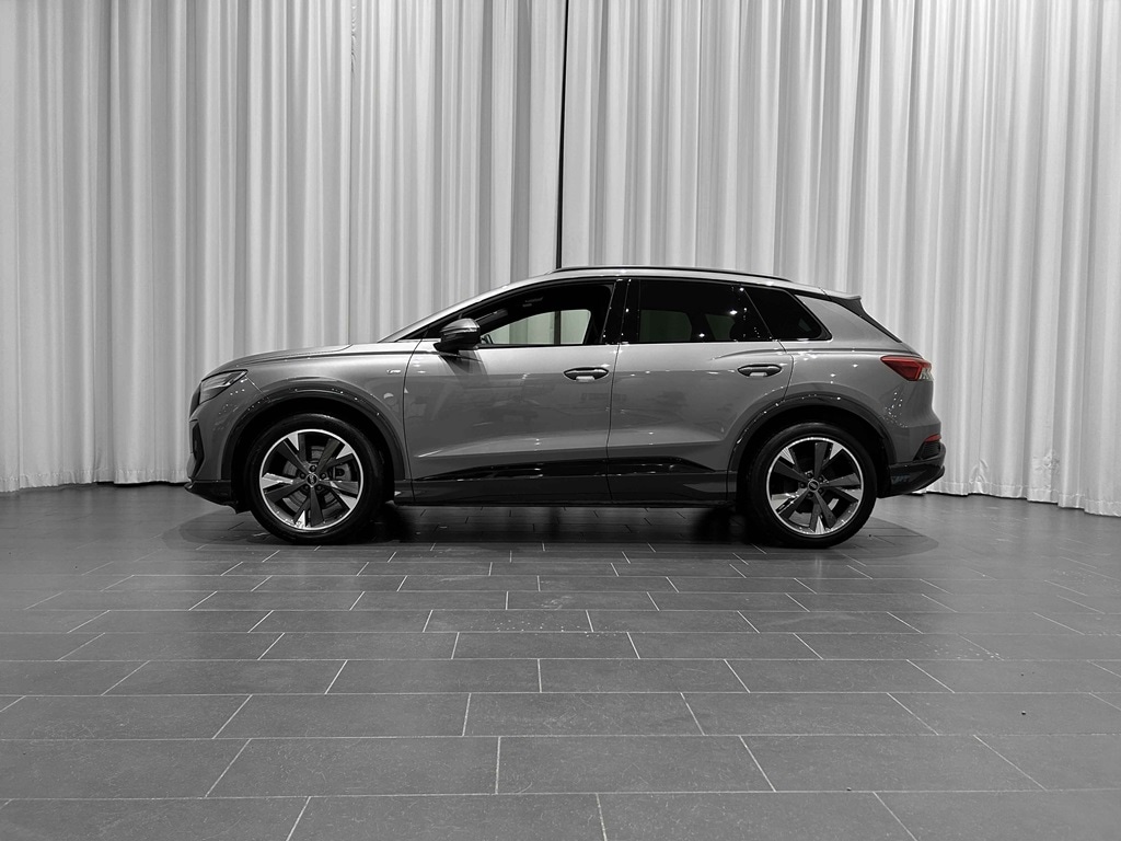 Bild som visar Audi Q4 e-tron Q4 45 e-tron quattro S line 210,00 kW - för mer information kontakta din Audi Partner