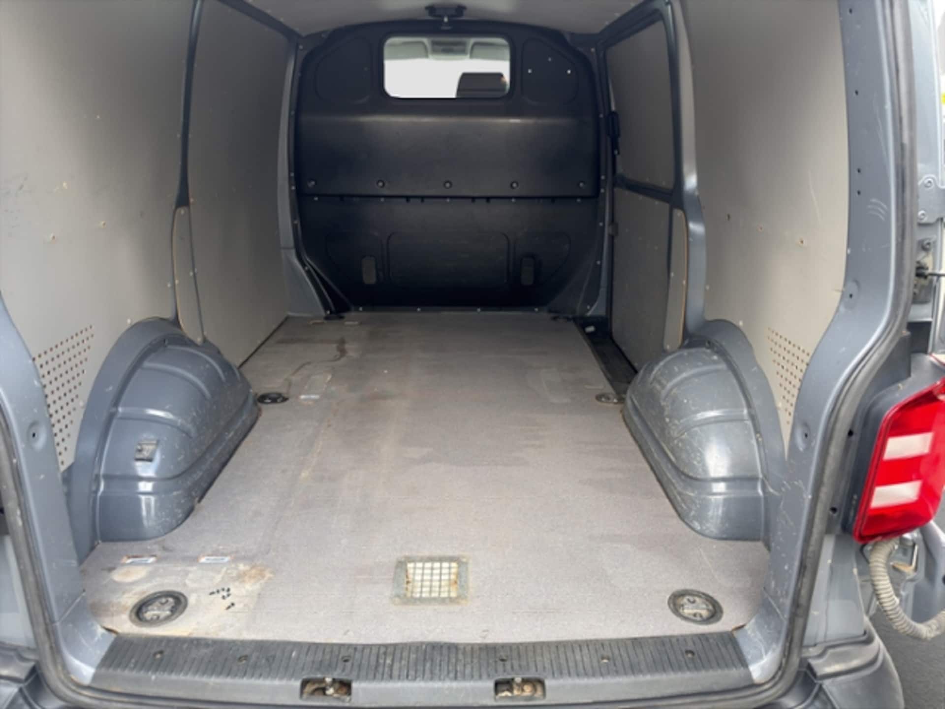 Volkswagen T6 Transporter Kasten kurzer Radstand