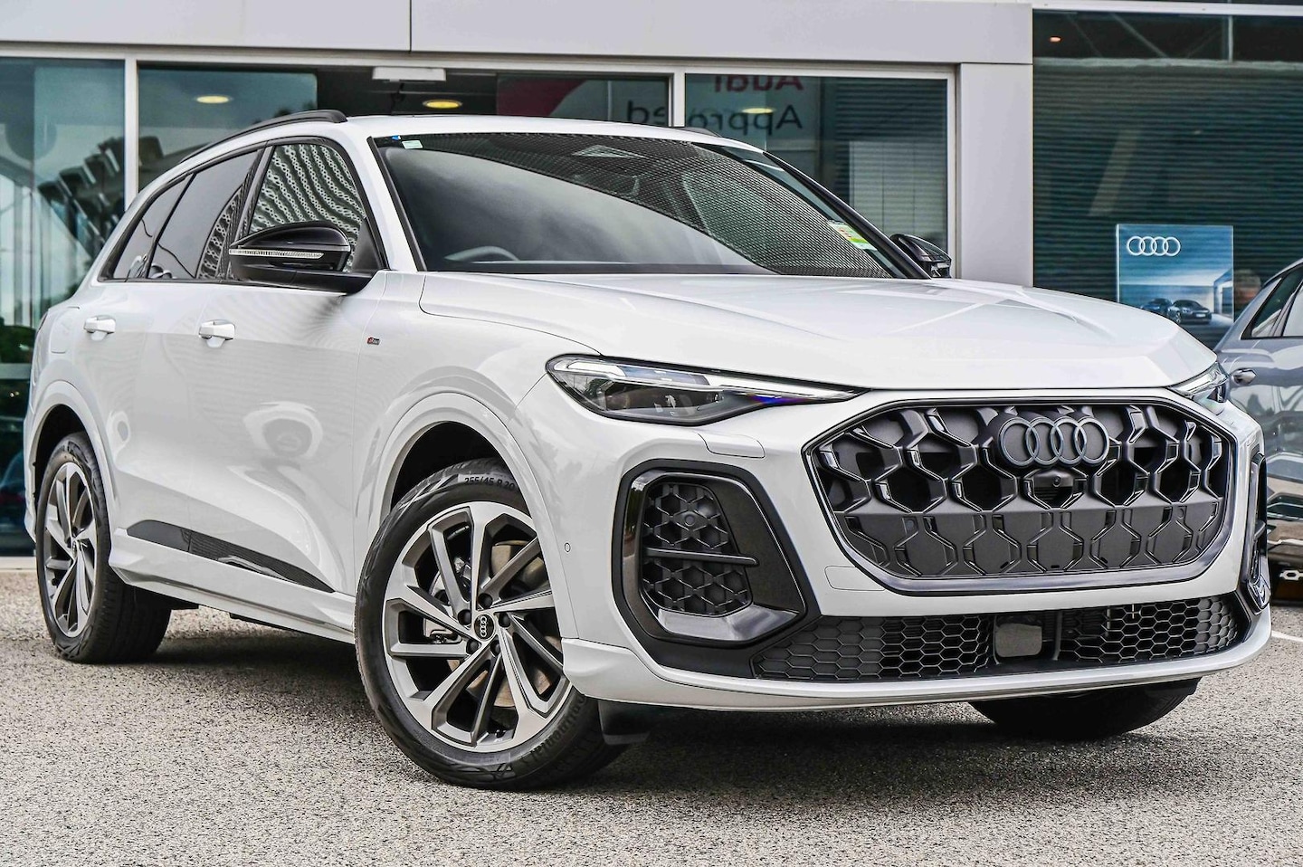 Image about Audi Q5 SUV TDI quattro 150 kW sport