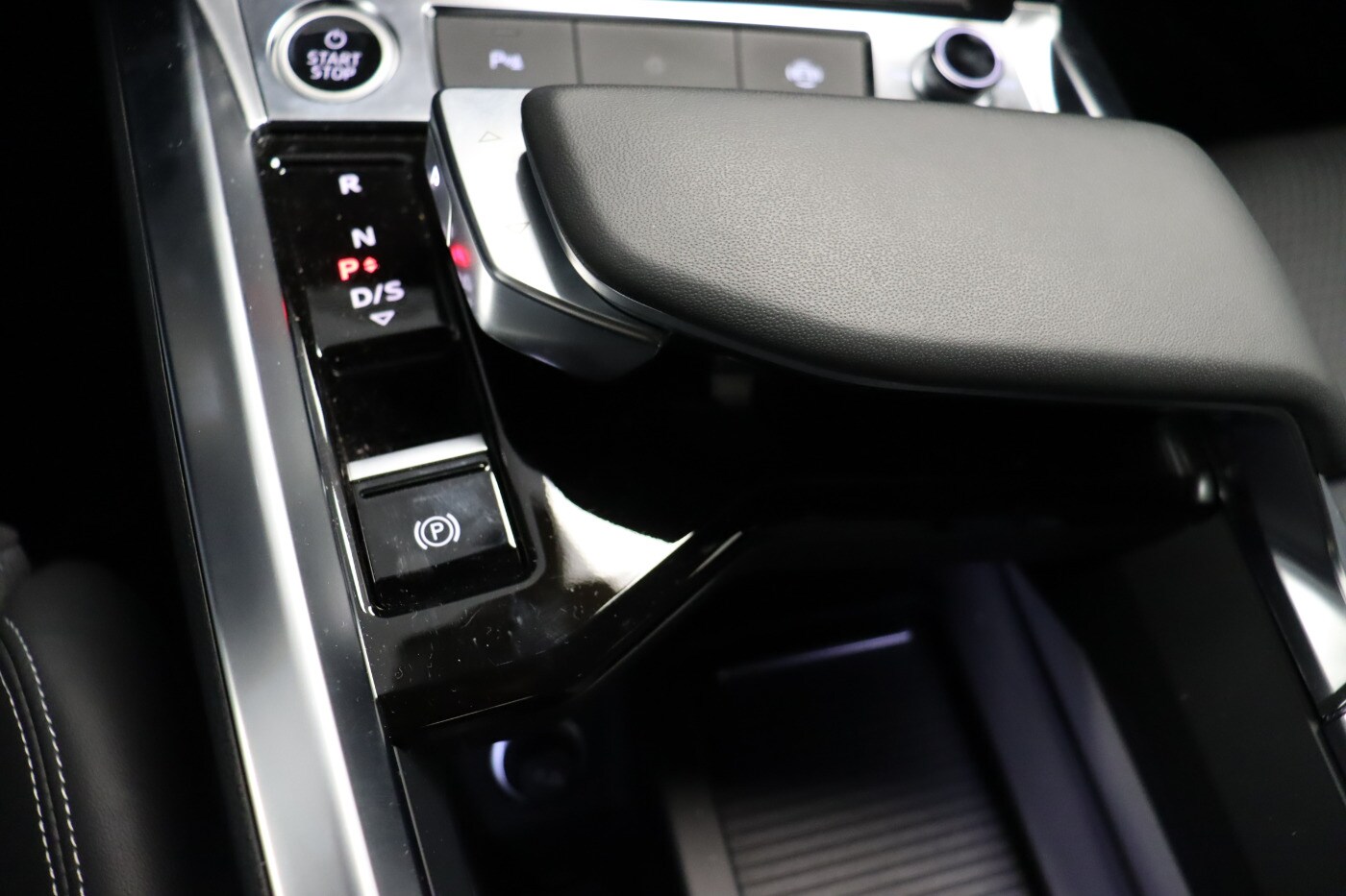Image about Audi Q8 Sportback e-tron S line 55 e-tron quattro