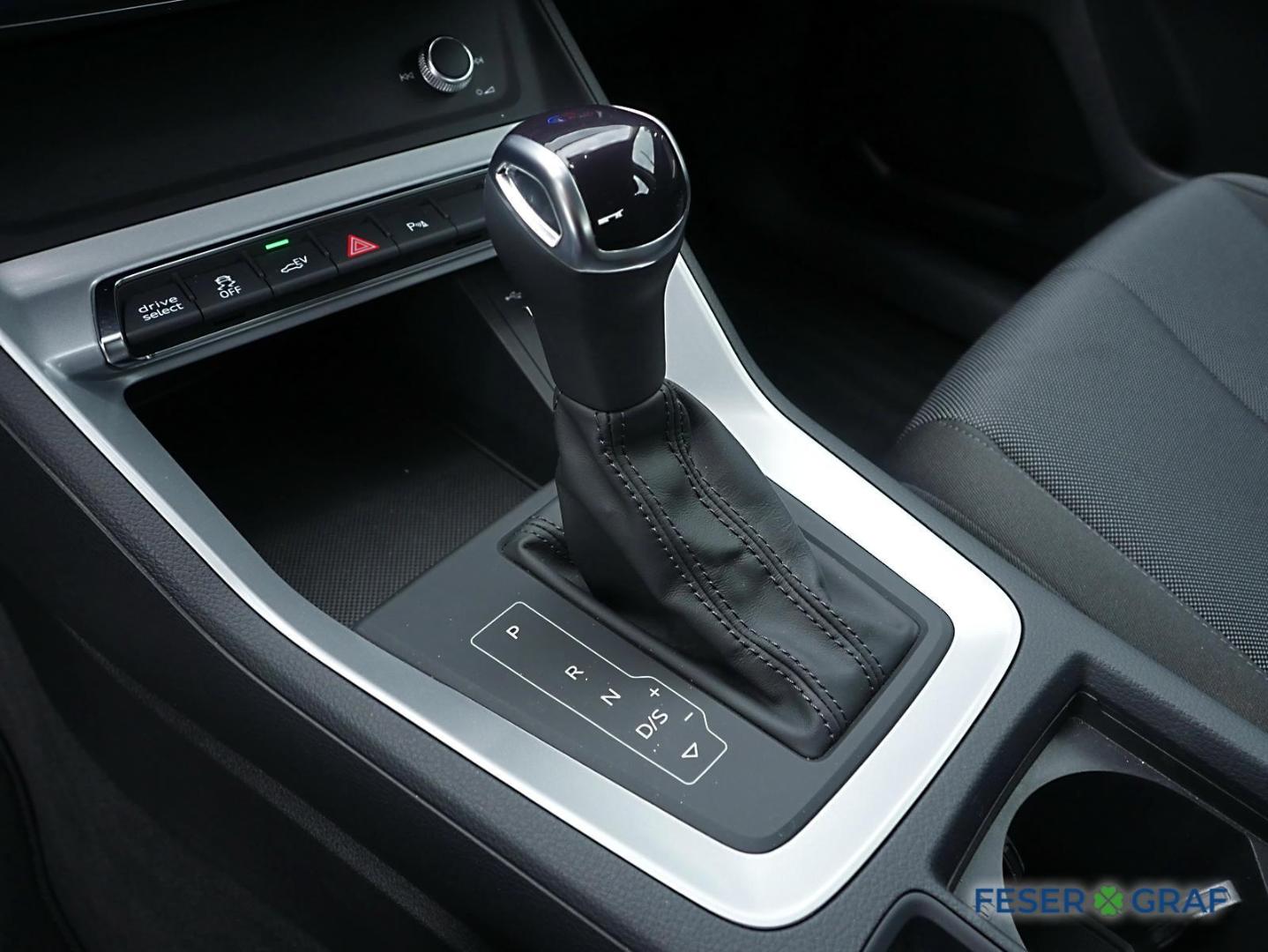 Image about Audi Q3 TFSI e 45 TFSI e S tronic