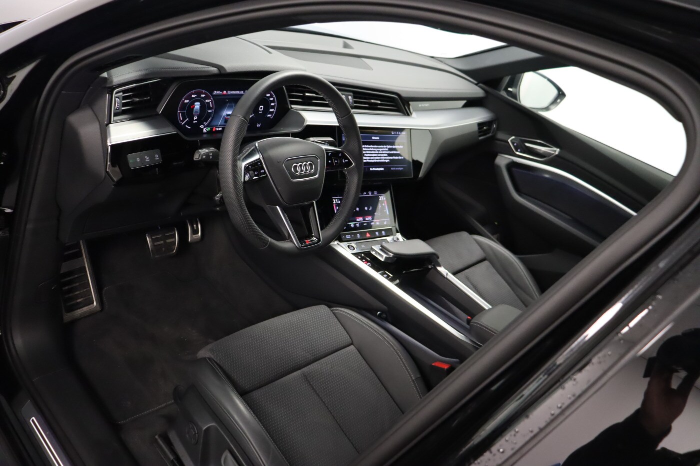 Image about Audi Q8 Sportback e-tron S line 55 e-tron quattro