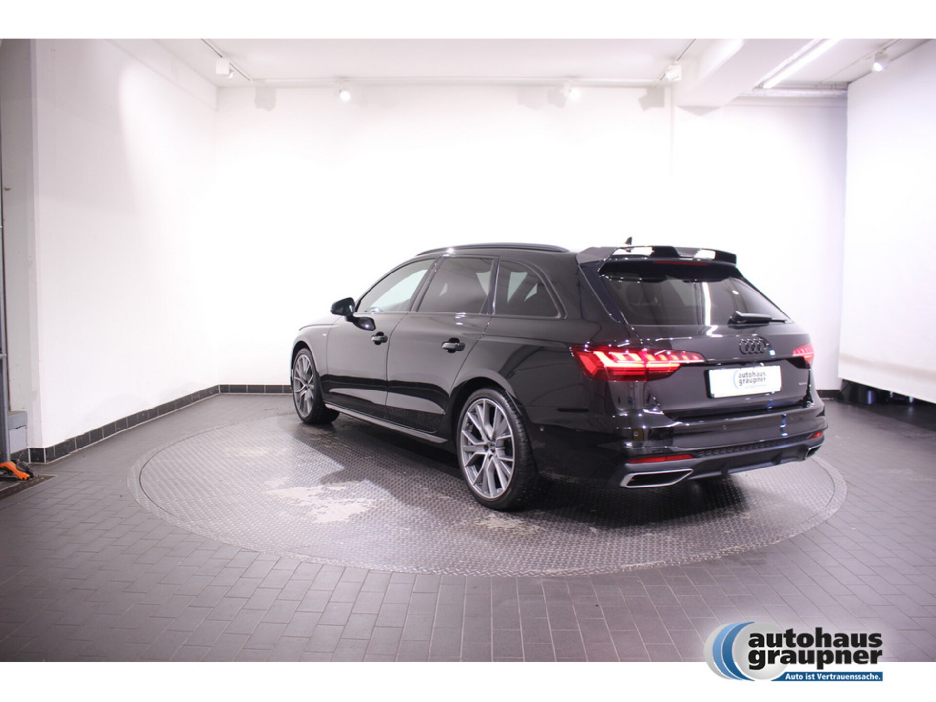 Audi A4 Avant S line