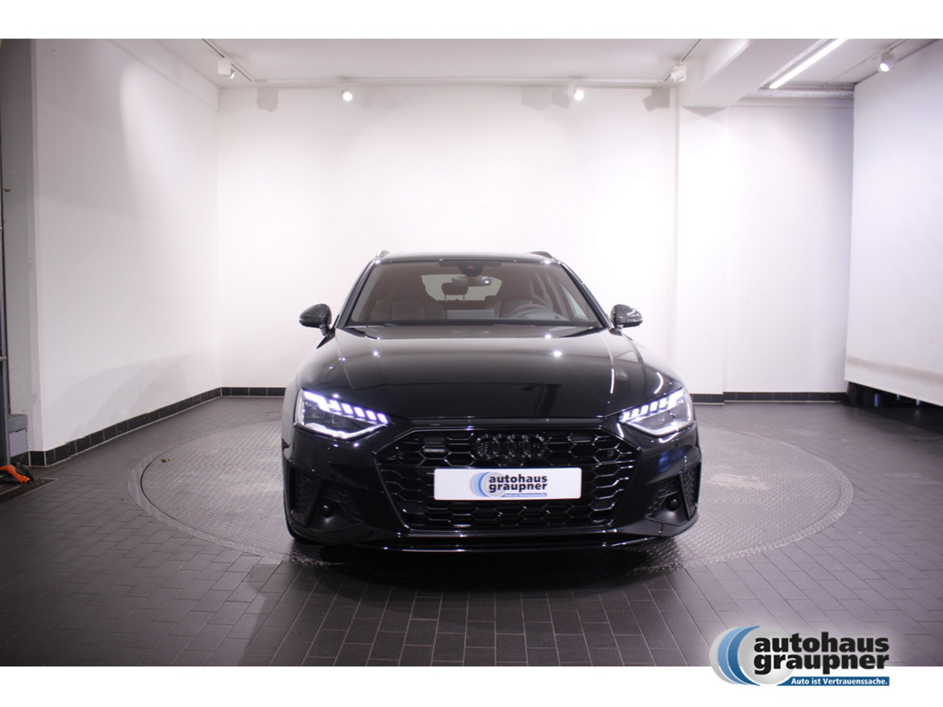 Audi A4 Avant S line