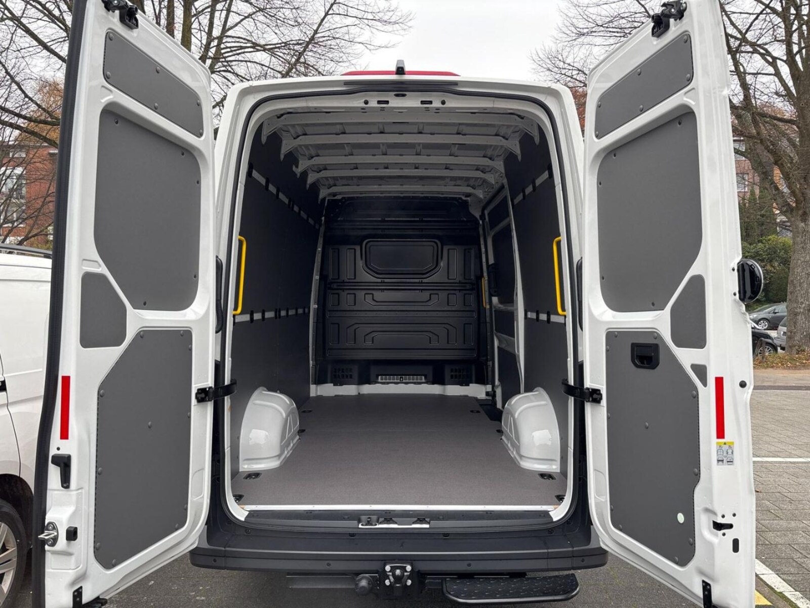 Volkswagen Crafter Kasten mittlerer Radstand – Bild 15