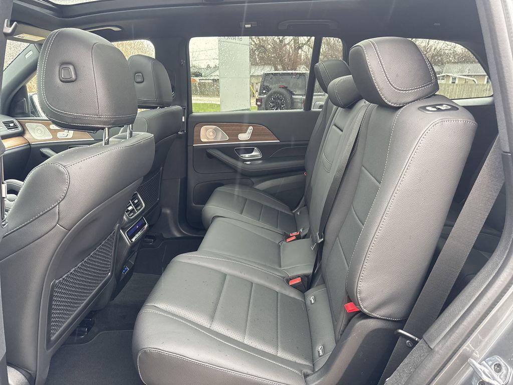 2025 Mercedes-Benz GLS Base - Photo 15
