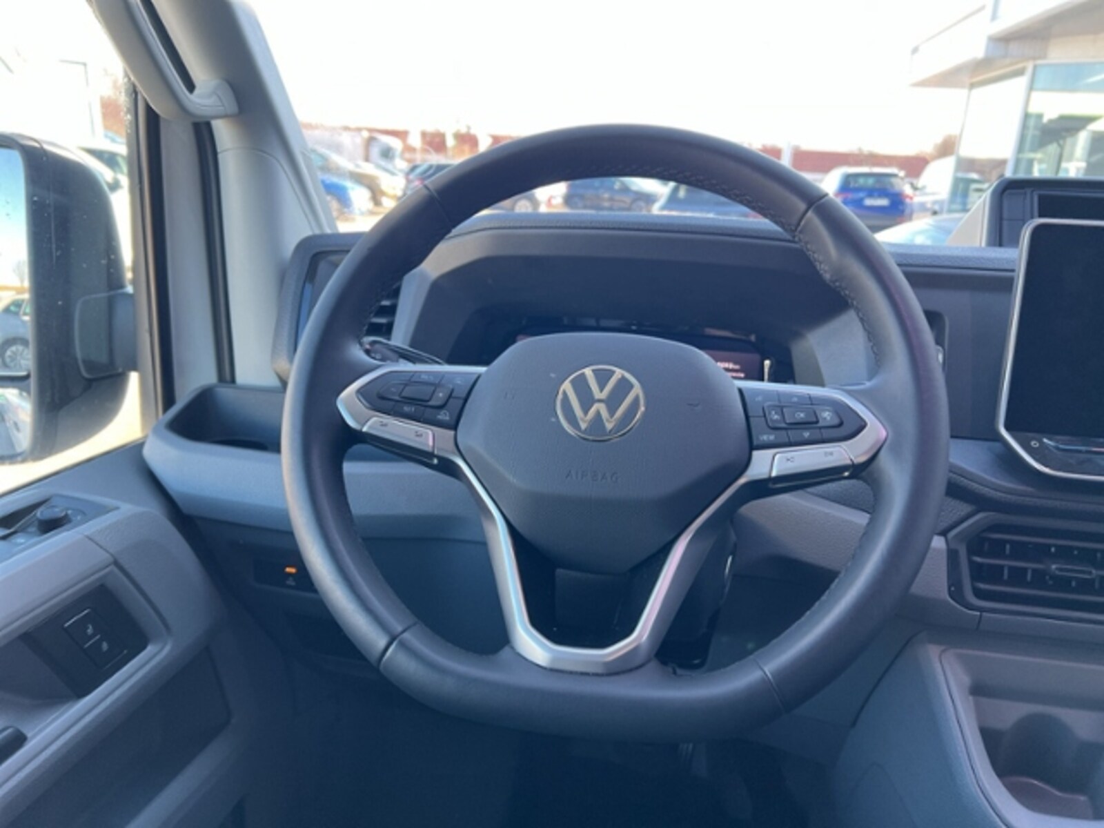 Volkswagen Crafter Kasten mittlerer Radstand – Bild 12