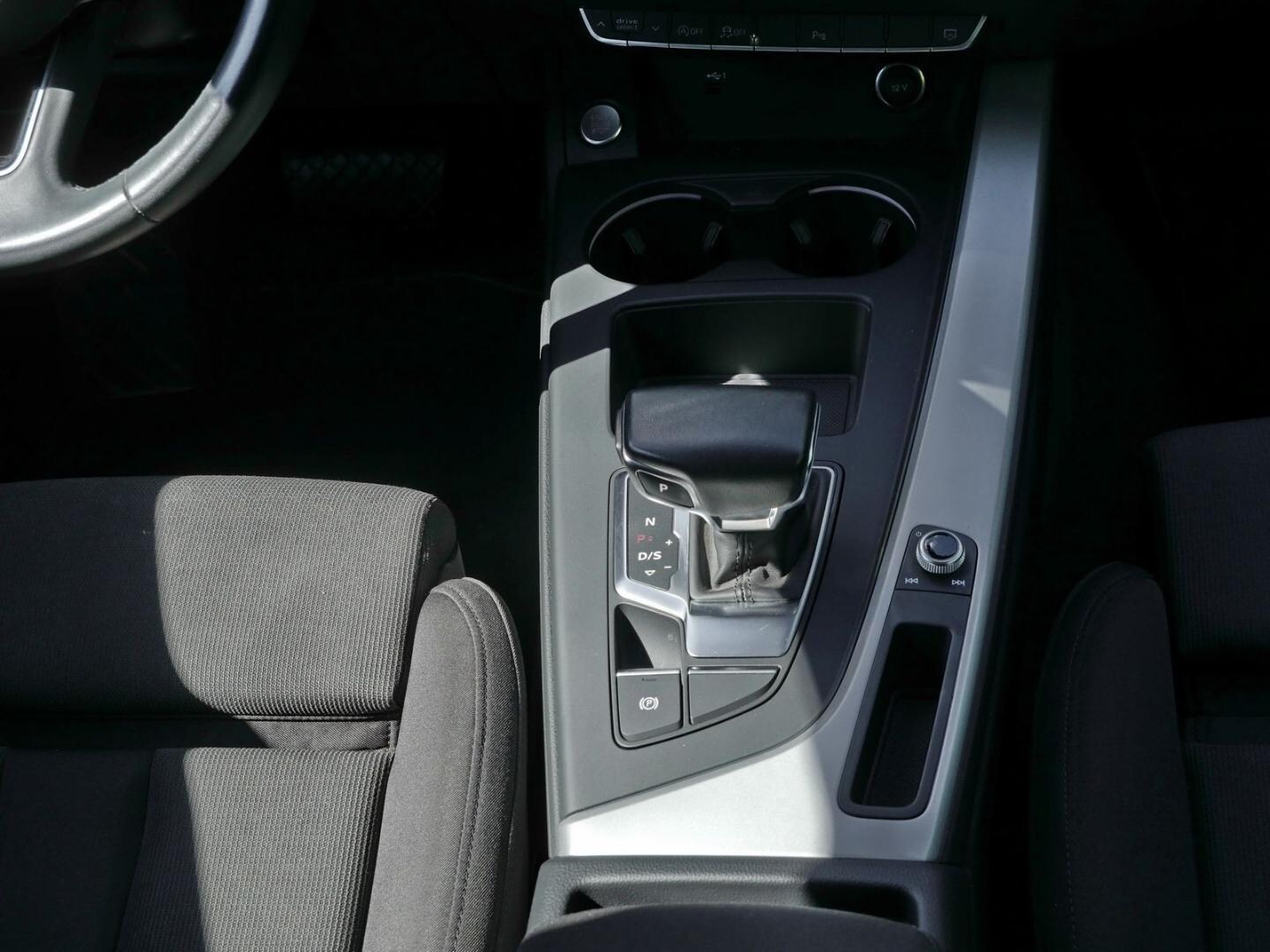 Bild über Audi A4 Avant S line 50 TDI quattro tiptronic - für weitere Informationen kontaktieren Sie den Audi Partner