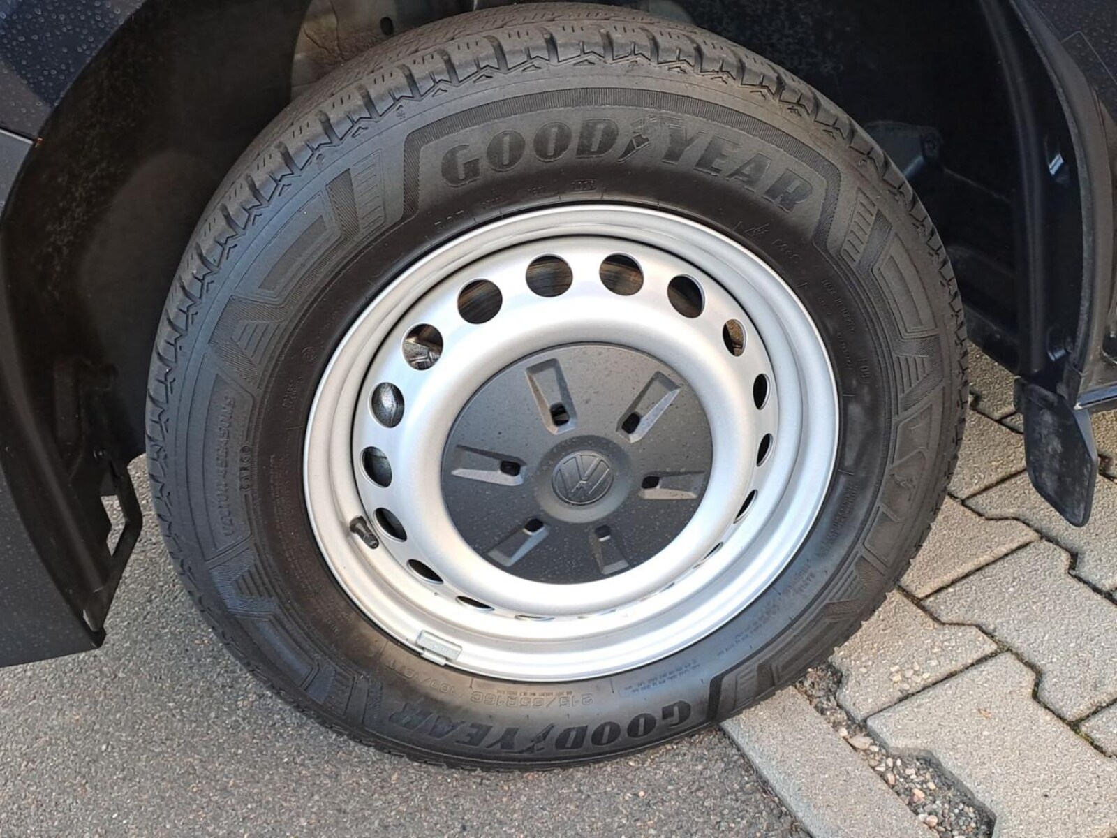 Volkswagen Transporter Kasten kurzer Radstand – Bild 16