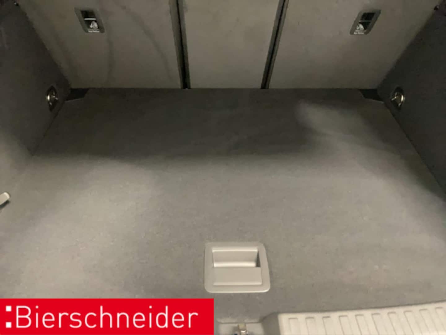 Bild über Audi RS 3 Sportback TFSI quattro S tronic - für weitere Informationen kontaktieren Sie den Audi Partner