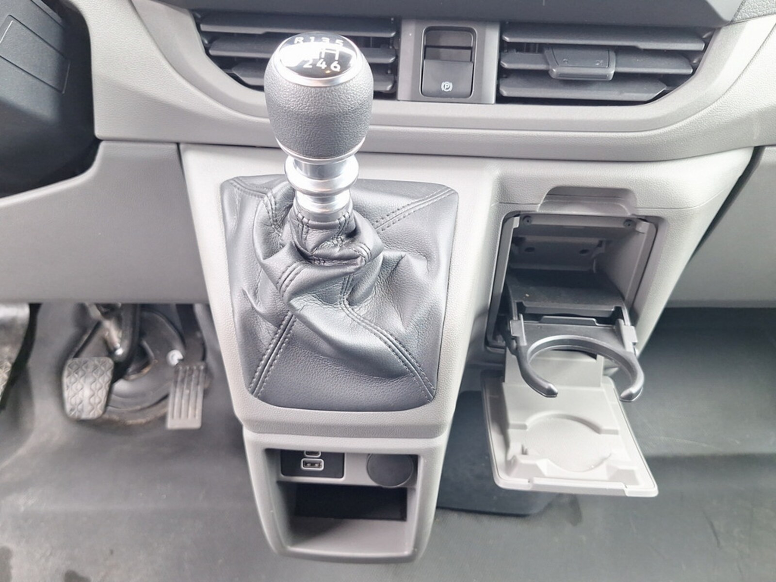 Volkswagen Transporter Kasten langer Radstand – Bild 19