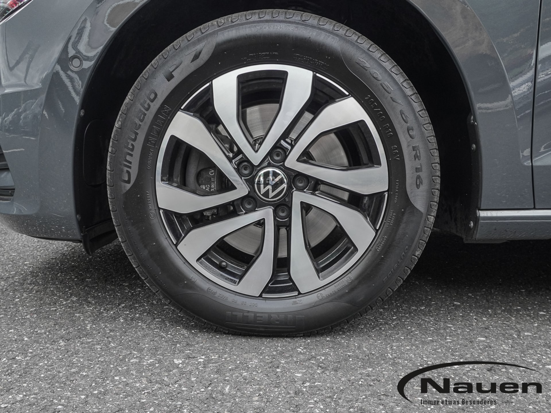 Volkswagen Touran Active