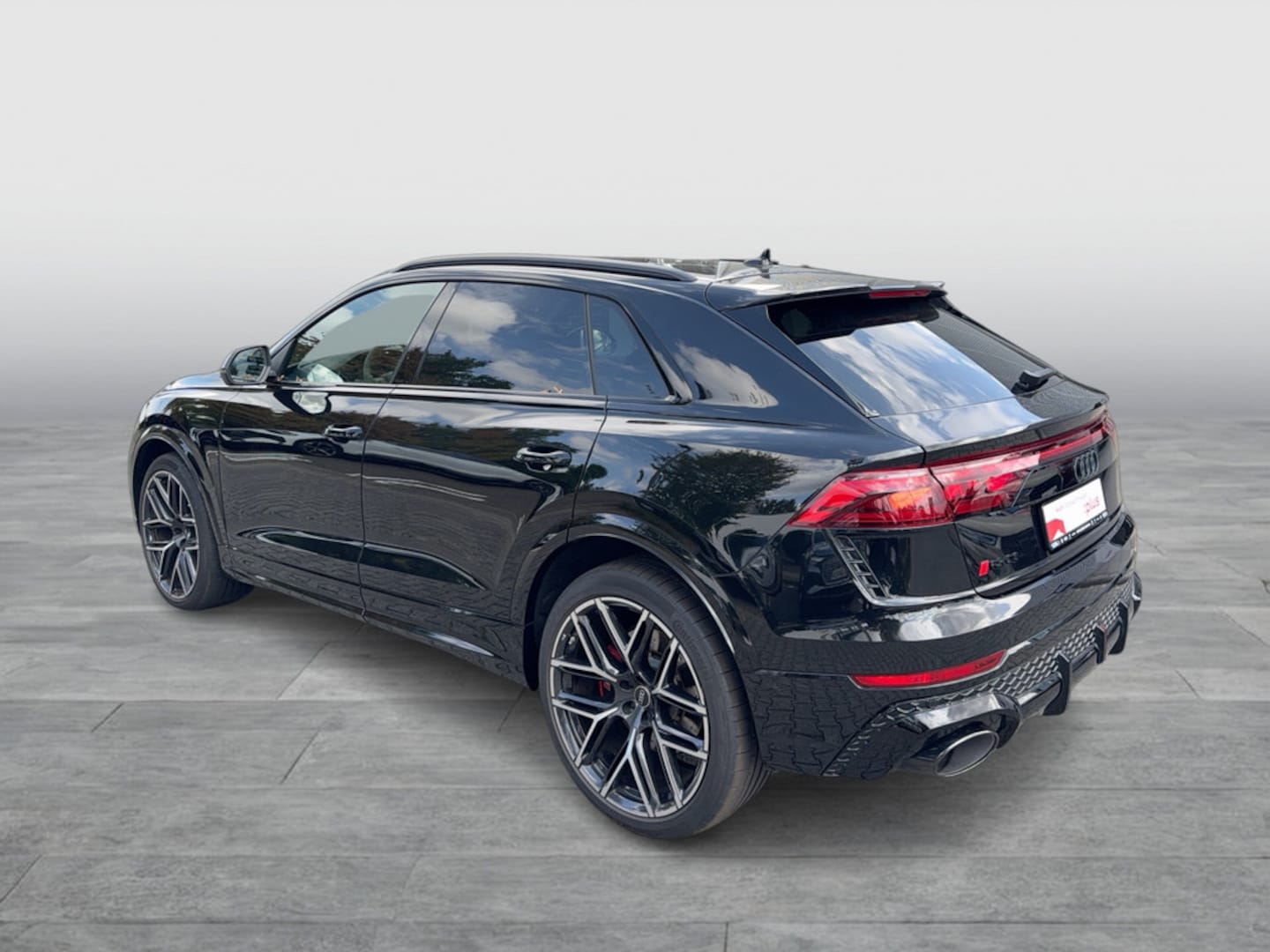 Bild über Audi RS Q8 SUV TFSI quattro 441 kW tiptronic - für weitere Informationen kontaktieren Sie den Audi Partner