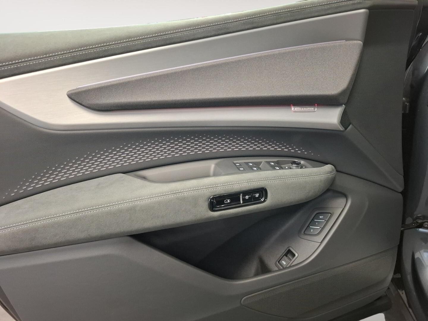 Bild über Audi Q7 SUV TDI quattro 220 kW tiptronic - für weitere Informationen kontaktieren Sie den Audi Partner