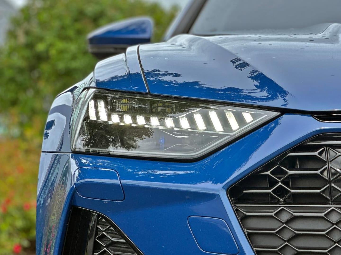 Bild über Audi RS 6 Avant performance quattro tiptronic - für weitere Informationen kontaktieren Sie den Audi Partner