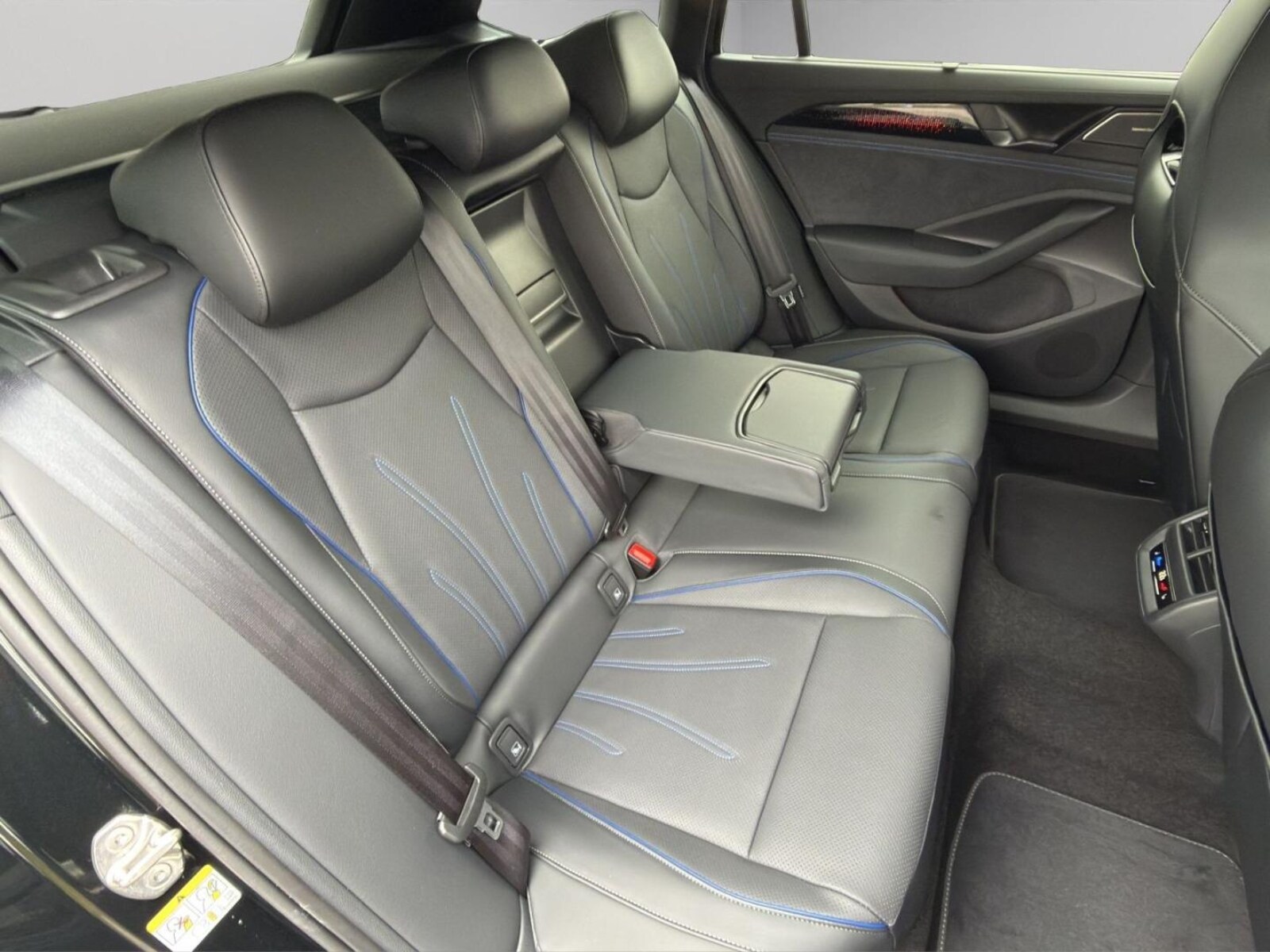 Volkswagen Passat – Bild 15