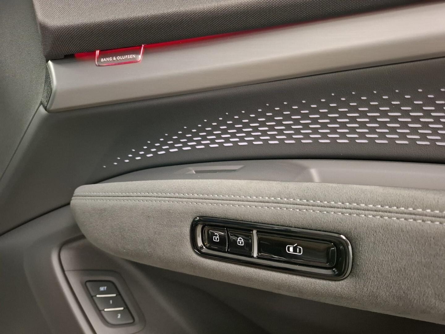 Bild über Audi Q7 SUV TDI quattro 220 kW tiptronic - für weitere Informationen kontaktieren Sie den Audi Partner