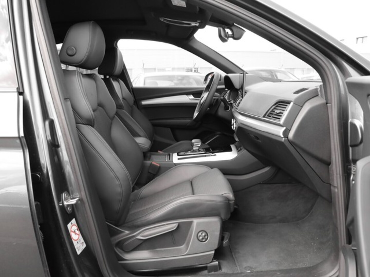 Bild über Audi Q5 Sportback 40 TFSI quattro S tronic - für weitere Informationen kontaktieren Sie den Audi Partner