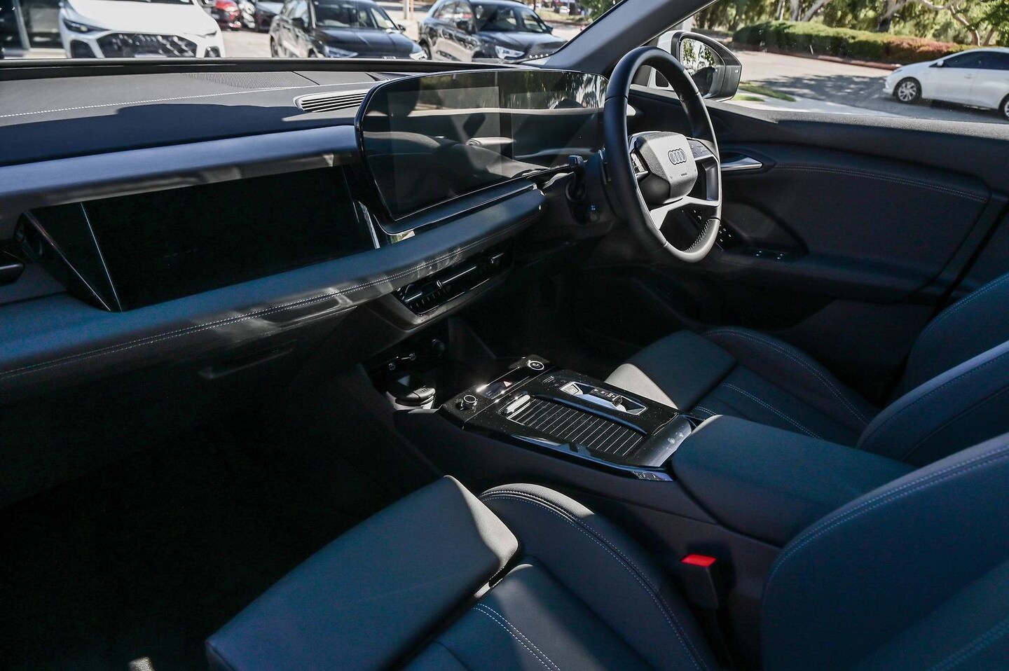 Image about Audi Q6 SUV e-tron e-tron
