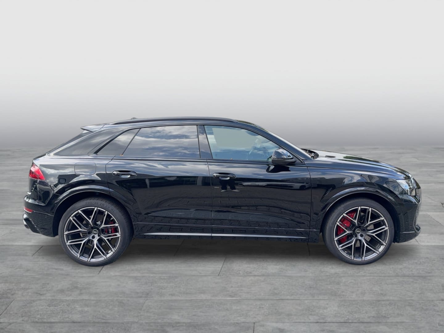 Bild über Audi RS Q8 SUV TFSI quattro 441 kW tiptronic - für weitere Informationen kontaktieren Sie den Audi Partner