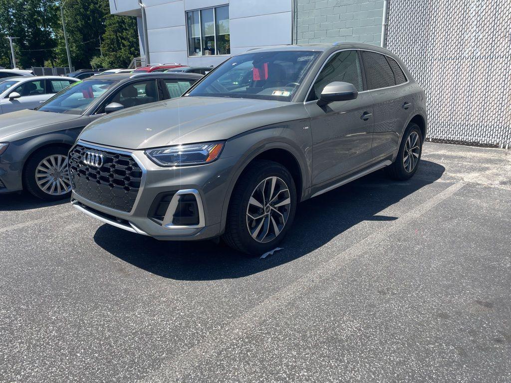 2023 Audi Q5 45 Premium's photo