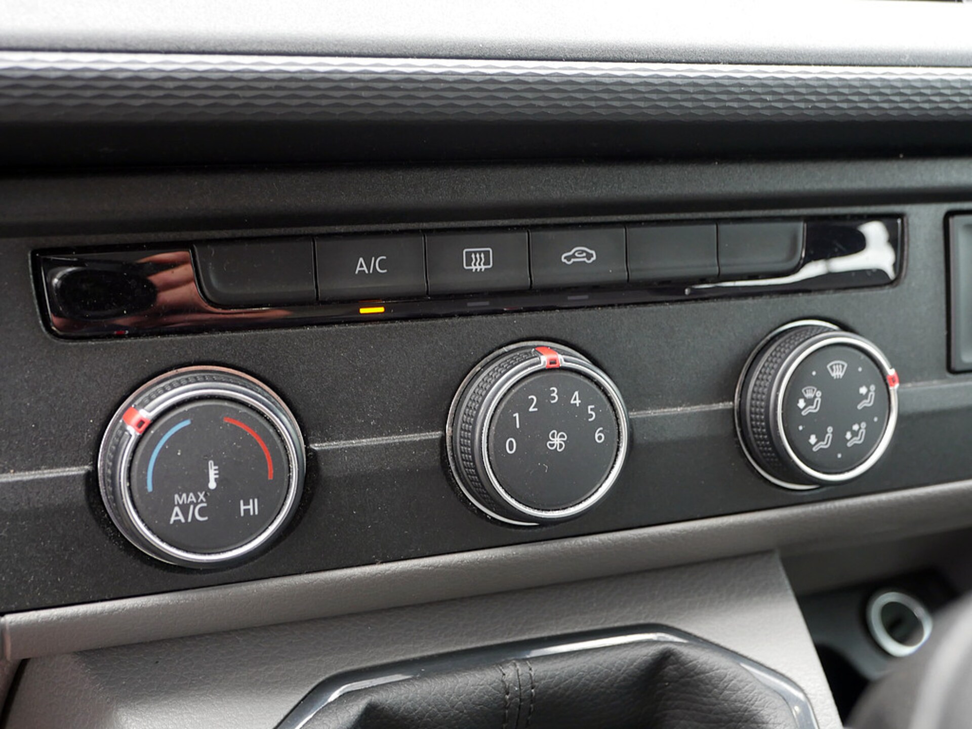 Volkswagen T6.1 Transporter Kombi kurzer Radstand