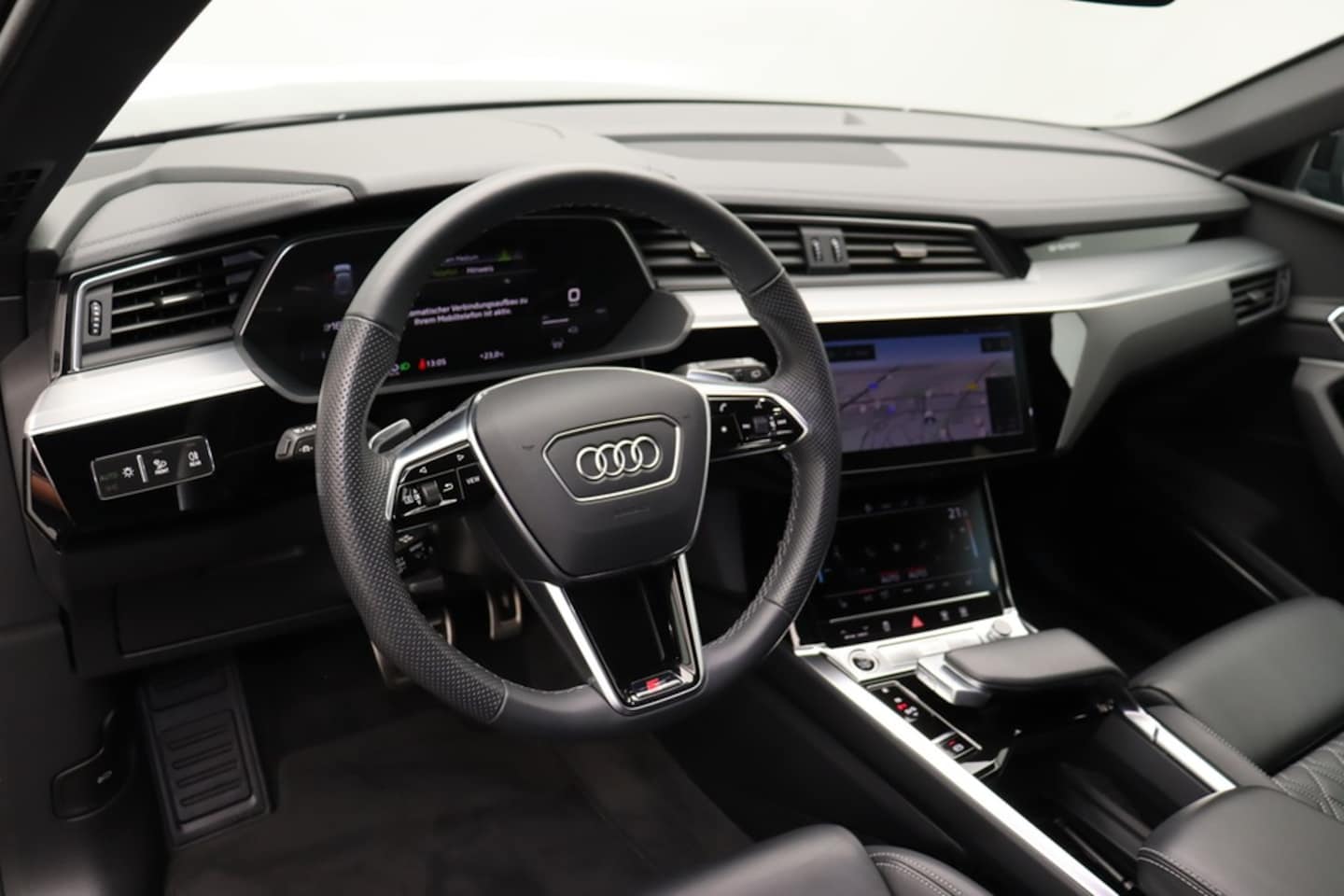 Bild über Audi Q8 e-tron advanced 55 e-tron quattro - für weitere Informationen kontaktieren Sie den Audi Partner