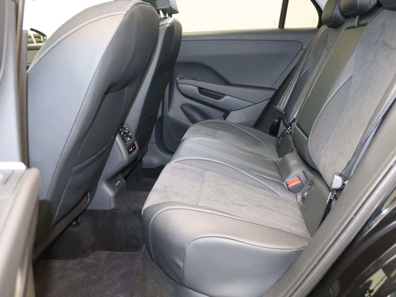 Volkswagen T-Roc – Bild 13