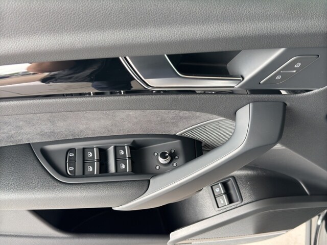 Image about Audi Q5 Sportback TFSI e S line business 55 TFSI e quattro S tronic