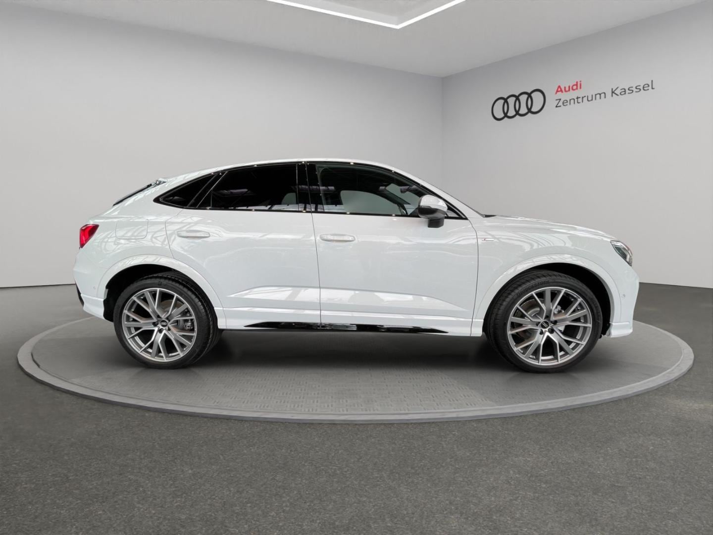 Bild über Audi Q3 Sportback S line 35 TFSI S tronic - für weitere Informationen kontaktieren Sie den Audi Partner