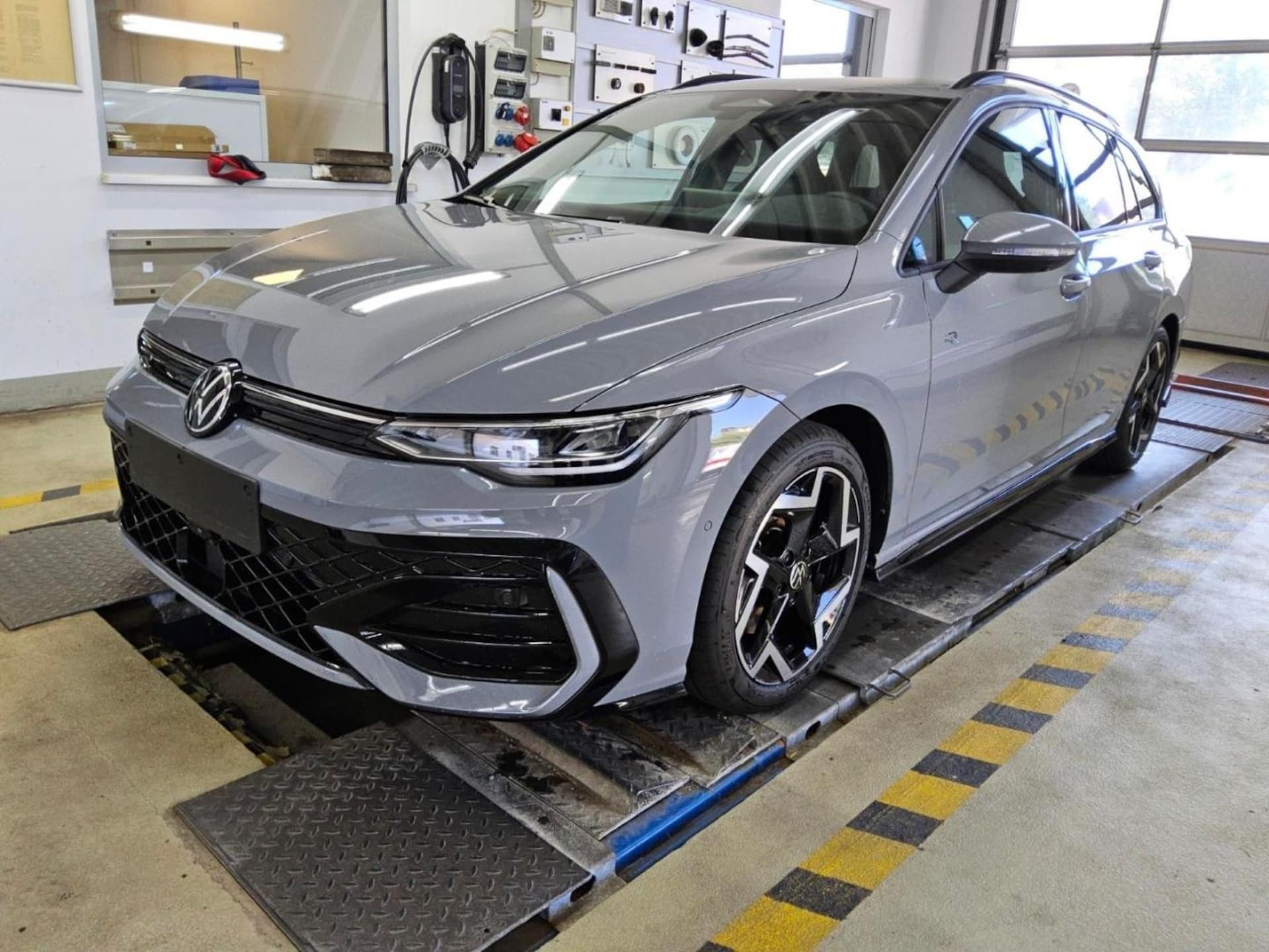 Volkswagen Golf Variant R-Line