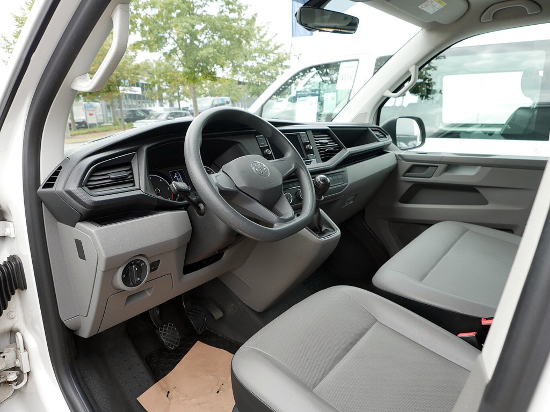 Volkswagen T6.1 Transporter Kombi kurzer Radstand