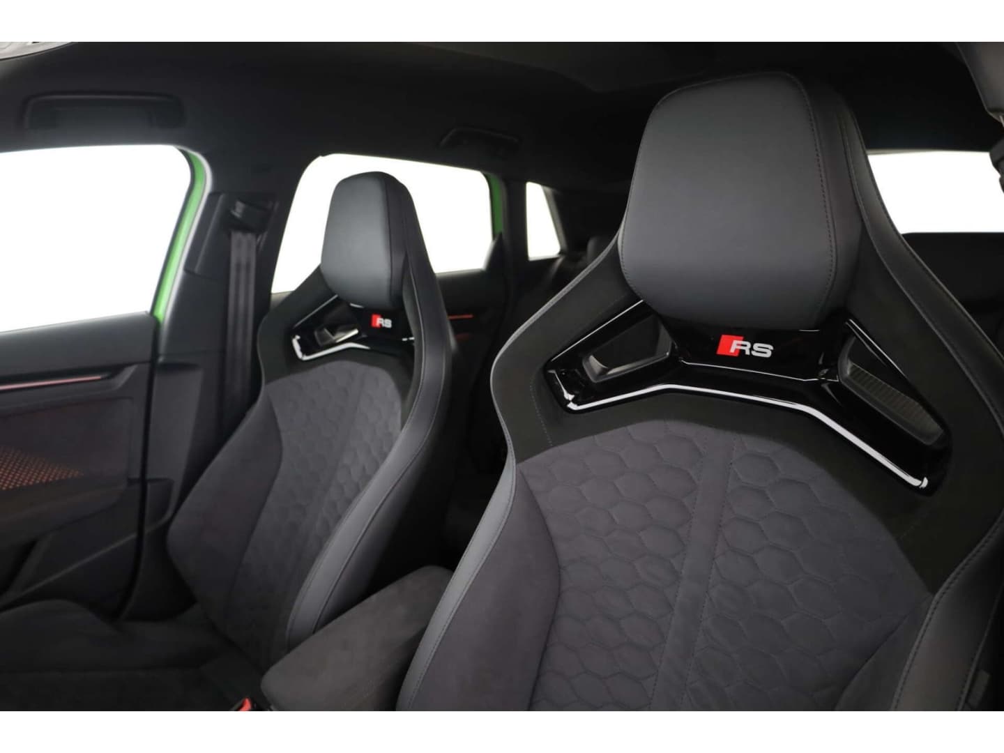 Bild über Audi RS 3 Sportback TFSI quattro S tronic - für weitere Informationen kontaktieren Sie den Audi Partner