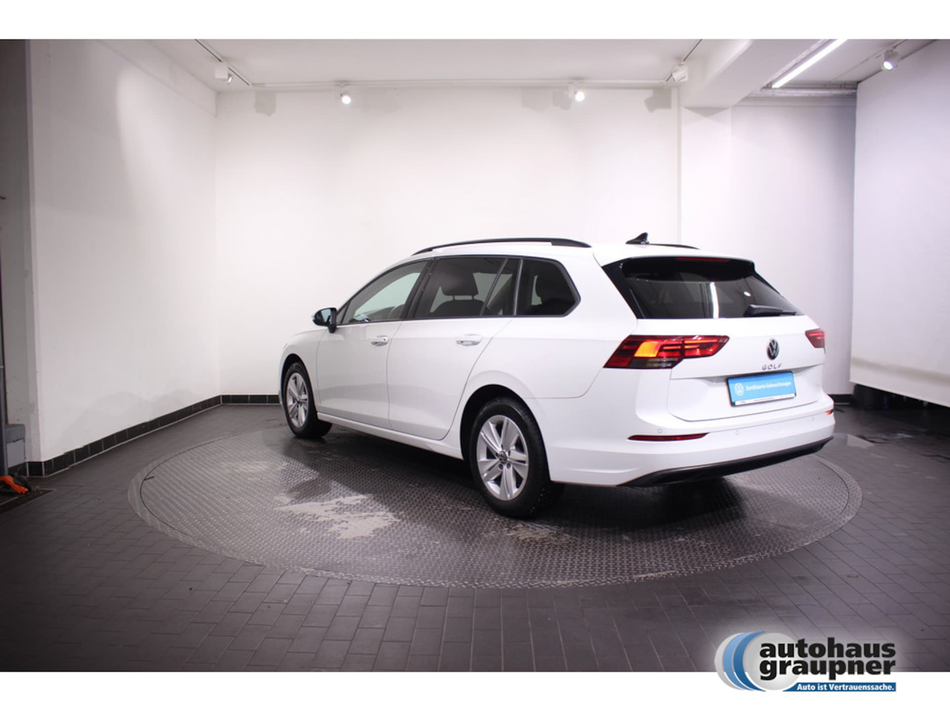 Volkswagen Golf Variant Life
