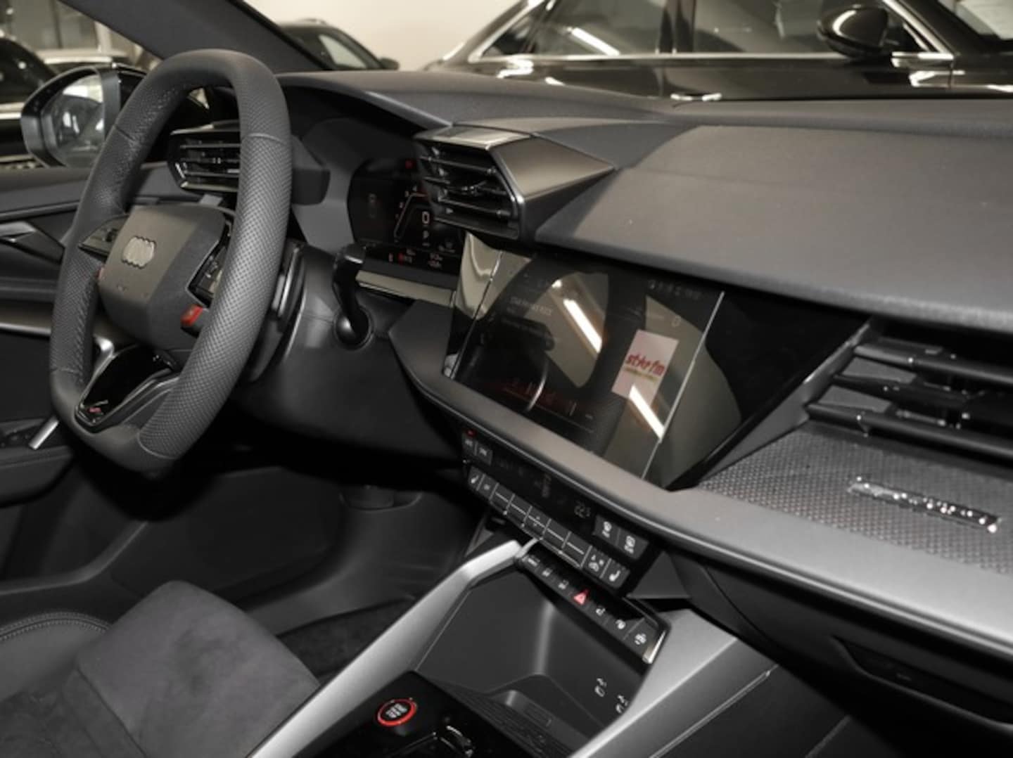 Bild über Audi RS 3 Limousine TFSI quattro 294 kW S tronic - für weitere Informationen kontaktieren Sie den Audi Partner
