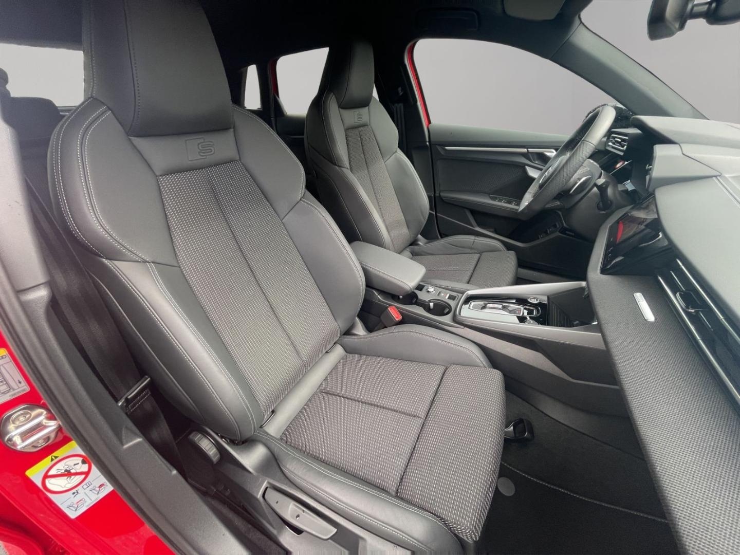 Bild über Audi A3 Sportback TFSI e S line 45 TFSI e S tronic - für weitere Informationen kontaktieren Sie den Audi Partner