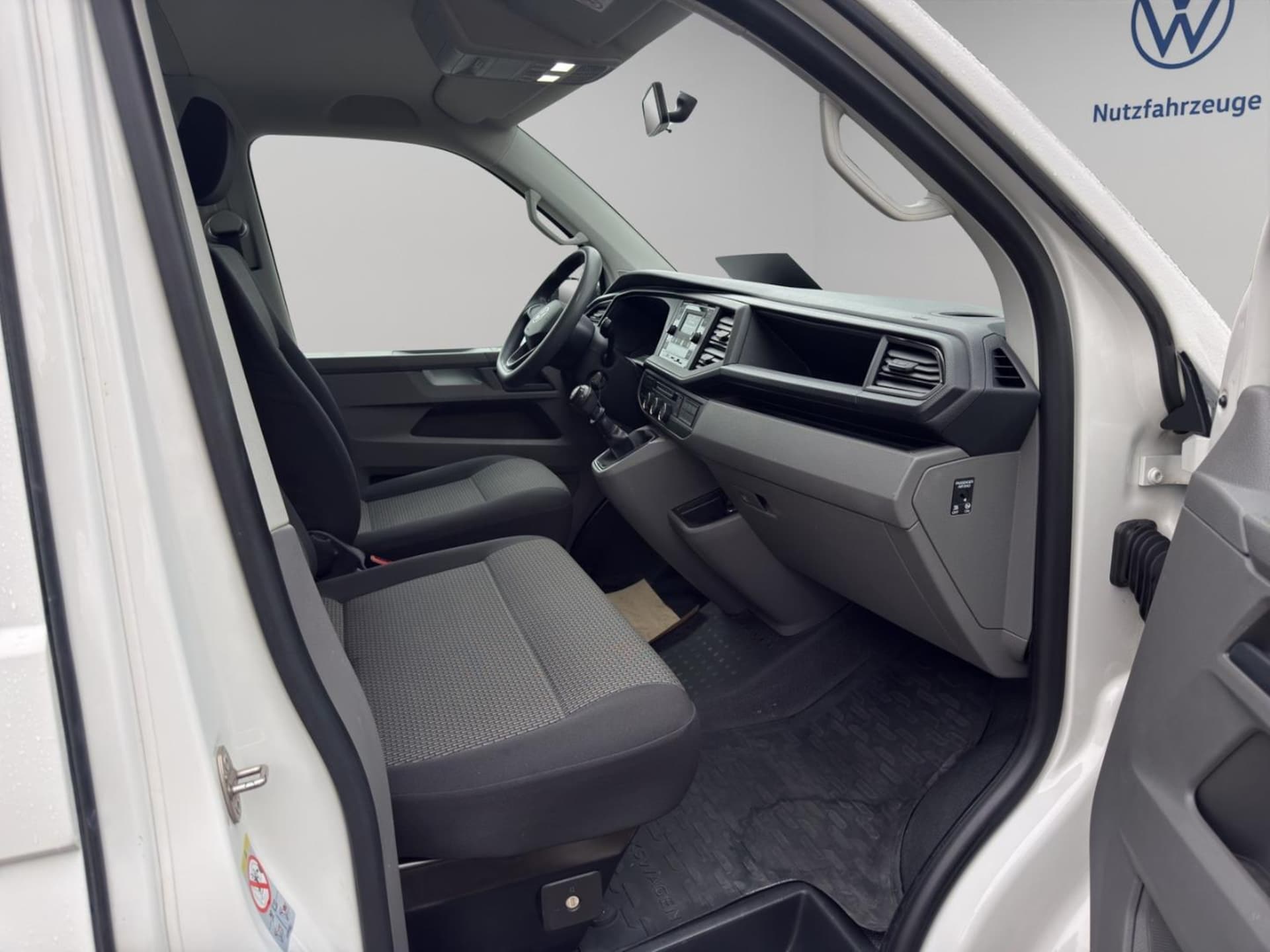 Volkswagen T6.1 Transporter Kombi kurzer Radstand