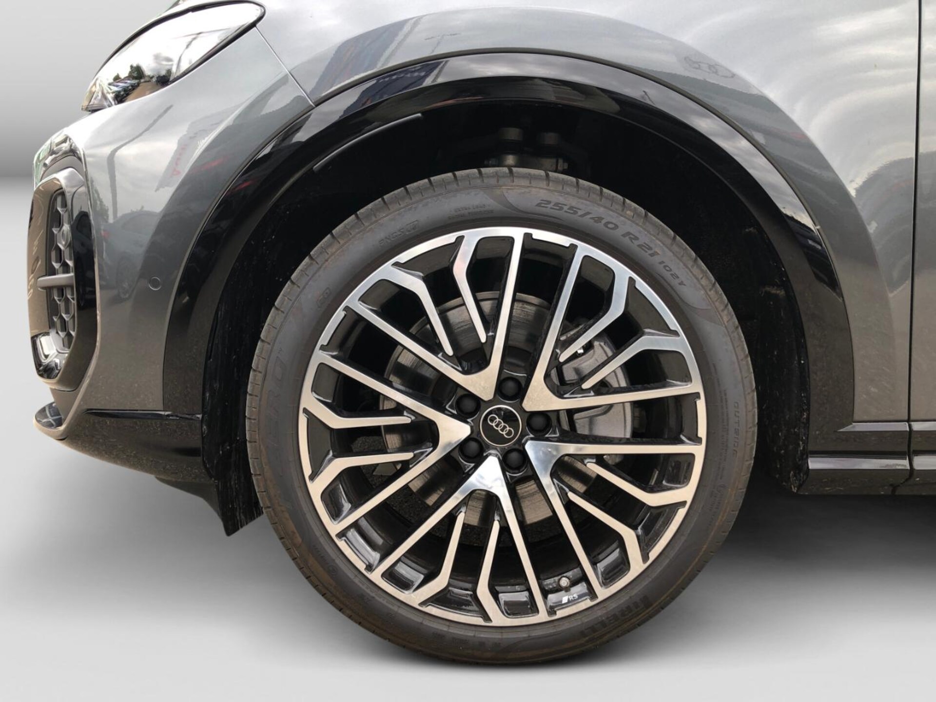 Audi Q5 SUV e-hybrid edition one