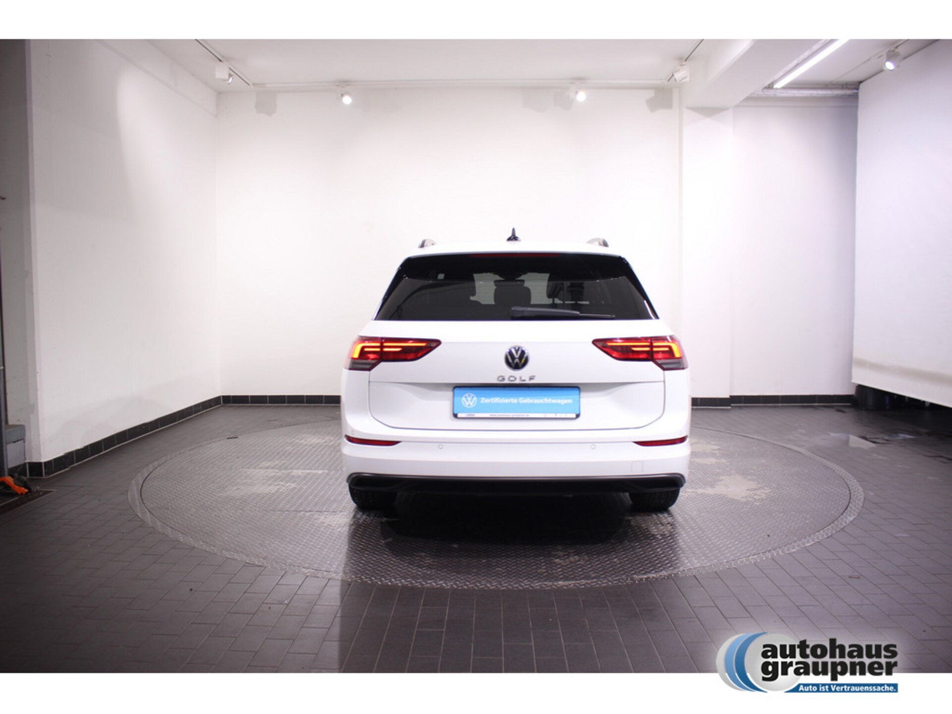 Volkswagen Golf Variant Life
